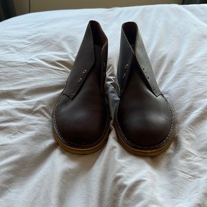 New Clarks Desert Boots (crepe sole) in Beeswax - missing laces - 10.5(US)